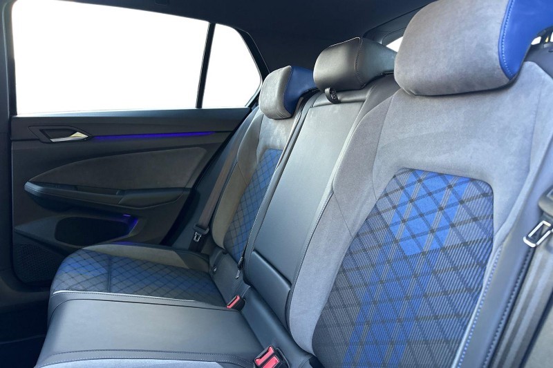 2025 (25) VOLKSWAGEN GOLF 2.0 TSI 333 R Black Edition 4Motion 5dr DSG 5076380