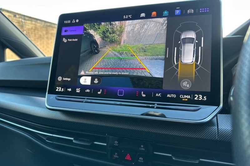 2025 (25) VOLKSWAGEN GOLF 2.0 TSI 333 R Black Edition 4Motion 5dr DSG 5076401