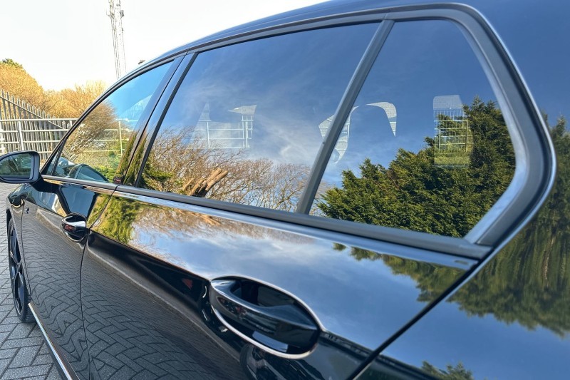 2025 (25) VOLKSWAGEN GOLF 2.0 TSI 333 R Black Edition 4Motion 5dr DSG 5076411