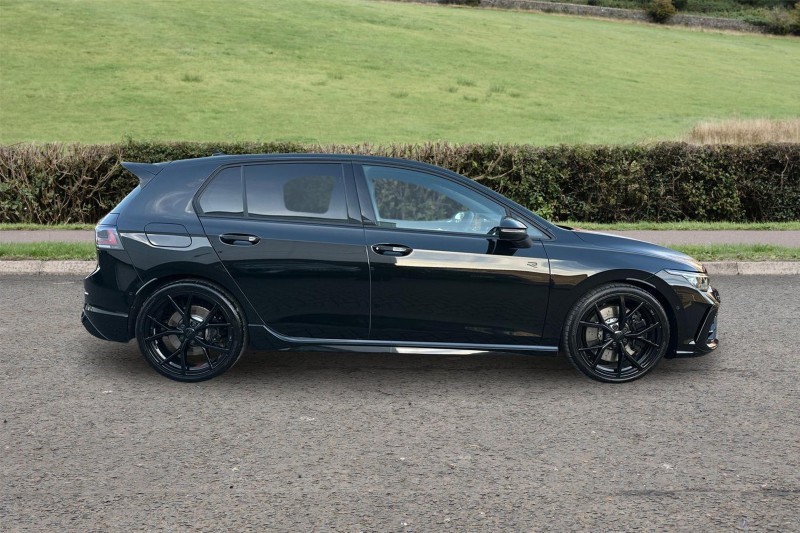 2025 (25) VOLKSWAGEN GOLF 2.0 TSI 333 R Black Edition 4Motion 5dr DSG 5076381