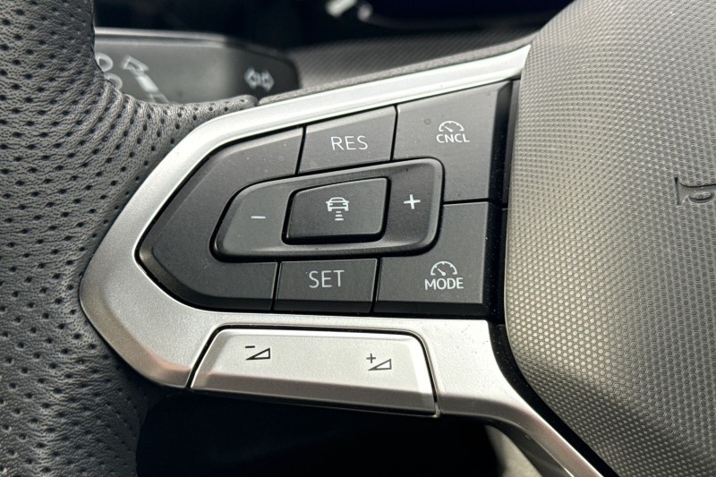 2025 (25) VOLKSWAGEN GOLF 1.5 TSI 150 R-Line 5dr 5098816