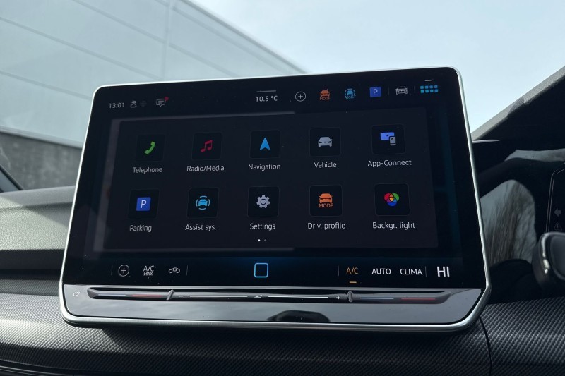 2025 (25) VOLKSWAGEN GOLF 1.5 TSI 150 R-Line 5dr 5098820