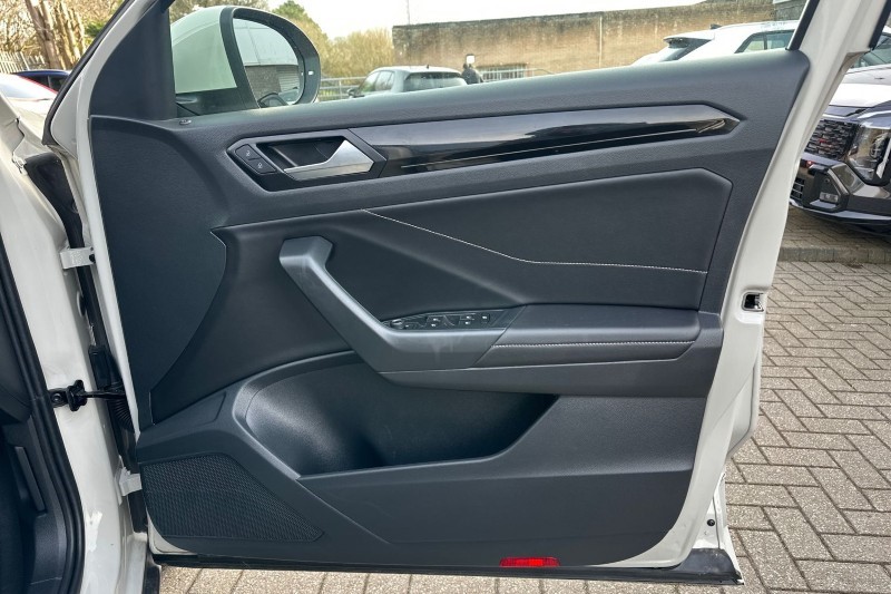 2025 (25) VOLKSWAGEN T-ROC 1.5 TSI R-Line 5dr DSG 5098768