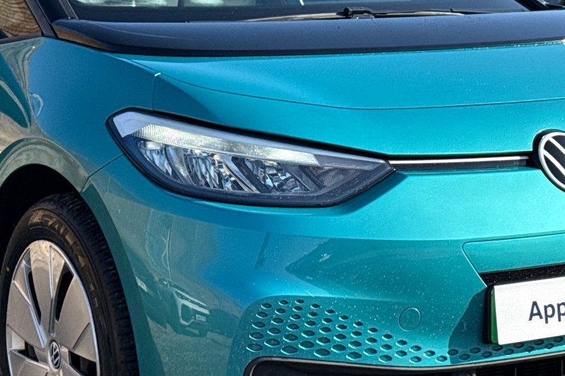 2021 (71) VOLKSWAGEN ID.3 150kW Life Pro Performance 58kWh 5dr Auto 5125008