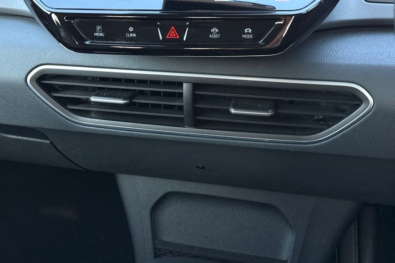 2021 (71) VOLKSWAGEN ID.3 150kW Life Pro Performance 58kWh 5dr Auto 5125002