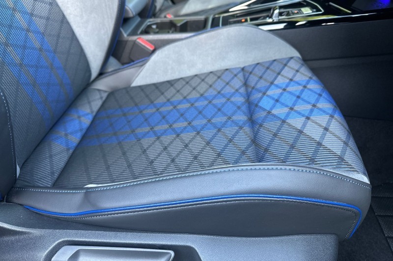 2024 (74) VOLKSWAGEN GOLF 2.0 TSI 333 R Black Edition 4Motion 5dr DSG 5127606