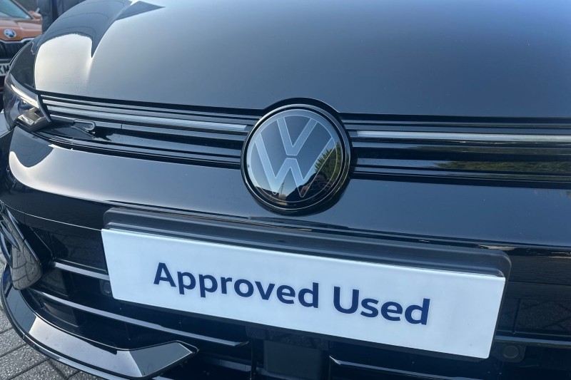 2024 (74) VOLKSWAGEN GOLF 2.0 TSI 333 R Black Edition 4Motion 5dr DSG 5127628
