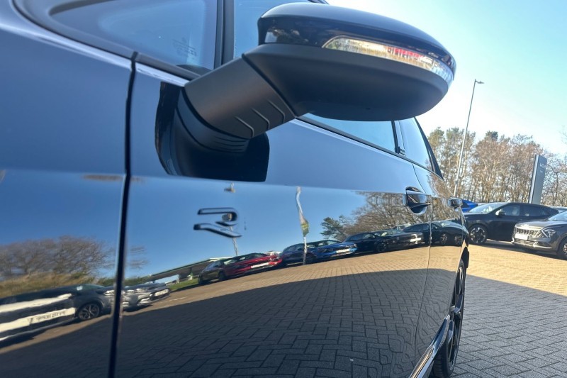 2024 (74) VOLKSWAGEN GOLF 2.0 TSI 333 R Black Edition 4Motion 5dr DSG 5127631