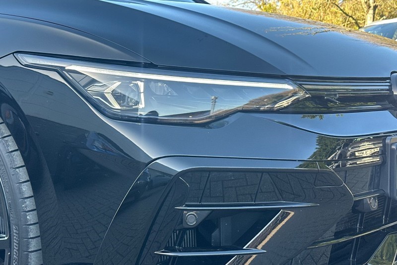 2024 (74) VOLKSWAGEN GOLF 2.0 TSI 333 R Black Edition 4Motion 5dr DSG 5127627