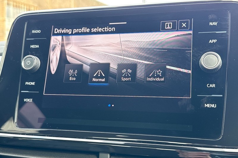 2023 (72) VOLKSWAGEN T-ROC 1.5 TSI R-Line 5dr 5118165