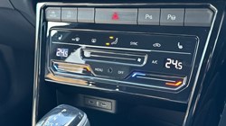 2023 (23) VOLKSWAGEN T-ROC 2.0 TDI 150 EVO R-Line 5dr DSG 5132743
