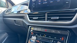 2023 (23) VOLKSWAGEN T-ROC 2.0 TDI 150 EVO R-Line 5dr DSG 5132746