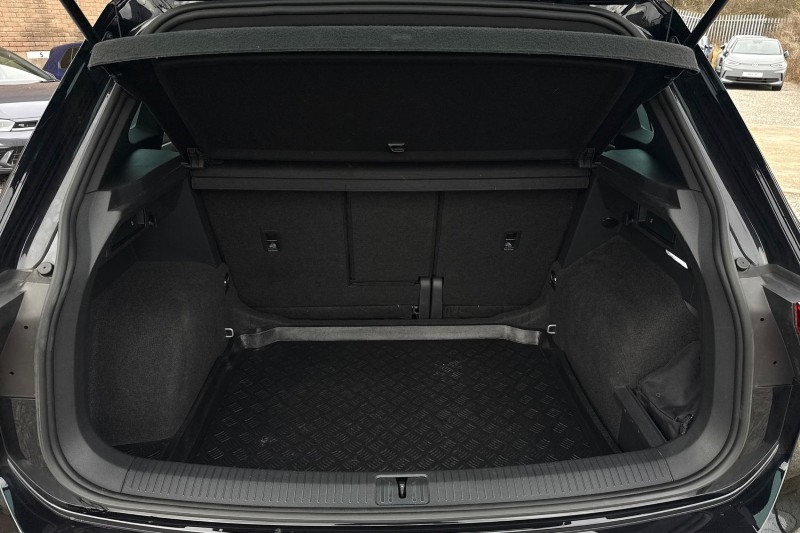 2024 (73) VOLKSWAGEN TIGUAN 2.0 TDI R-Line Edition 5dr DSG 5118485