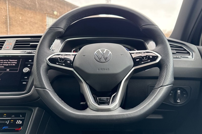 2024 (73) VOLKSWAGEN TIGUAN 2.0 TDI R-Line Edition 5dr DSG 5118469