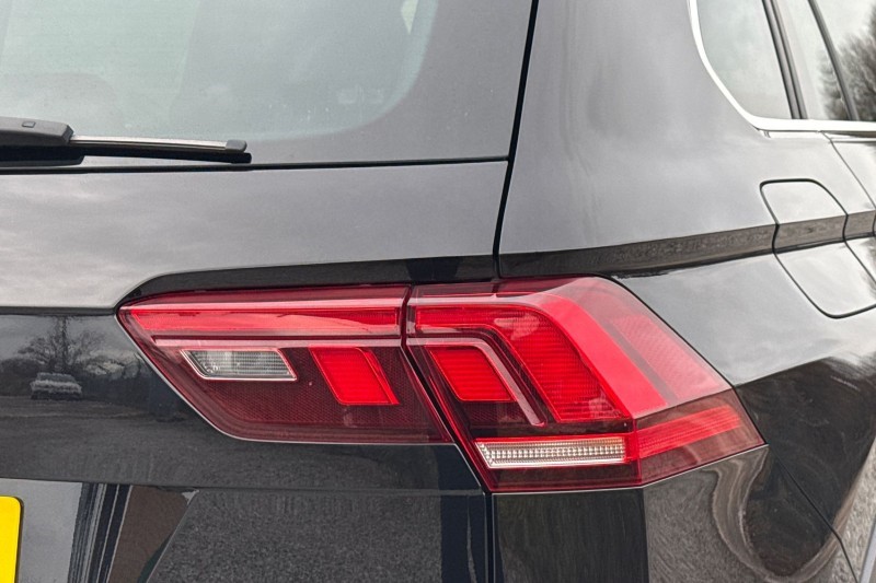 2024 (73) VOLKSWAGEN TIGUAN 2.0 TDI R-Line Edition 5dr DSG 5118490