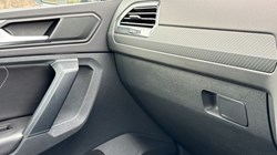 2024 (73) VOLKSWAGEN TIGUAN 2.0 TDI R-Line Edition 5dr DSG 5118480