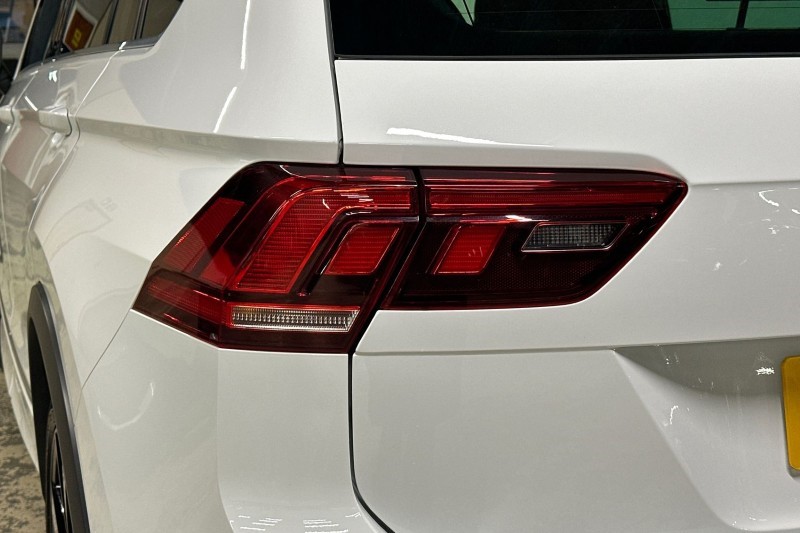 2022 (72) VOLKSWAGEN TIGUAN 2.0 TSI 4Motion R-Line 5dr DSG 5101514