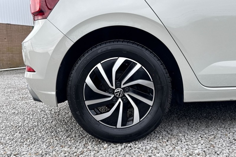 2022 (22) VOLKSWAGEN POLO 1.0 Life 5dr 5118423