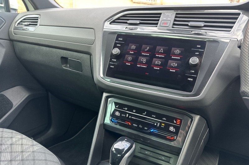 2022 (22) VOLKSWAGEN TIGUAN 1.5 TSI 150 R-Line 5dr DSG 5115548