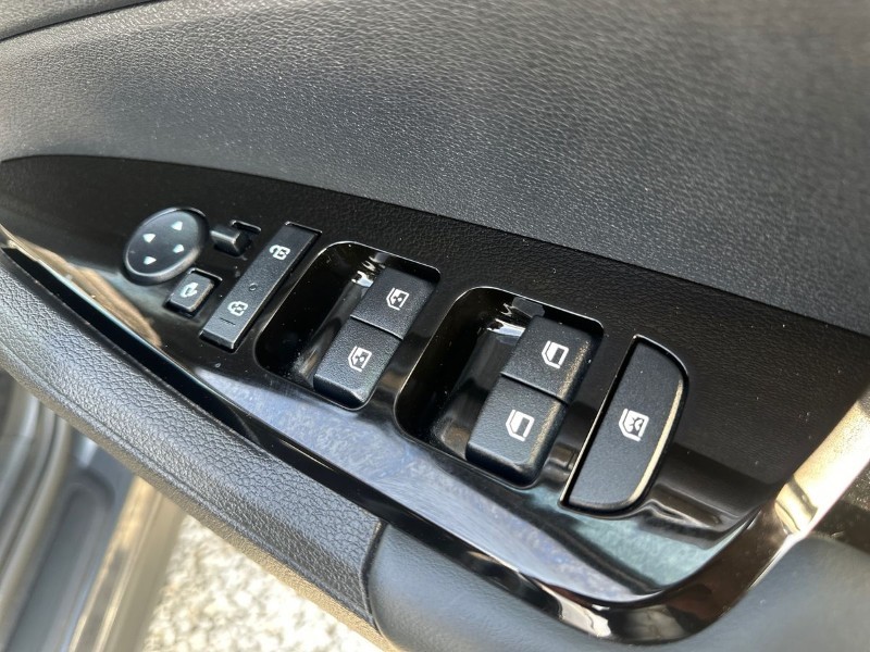 2025 (74) KIA SPORTAGE 1.6T GDi 207 HEV 3 5dr Auto 5138334