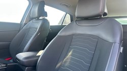 2025 (74) KIA SPORTAGE 1.6T GDi 207 HEV 3 5dr Auto 5138353