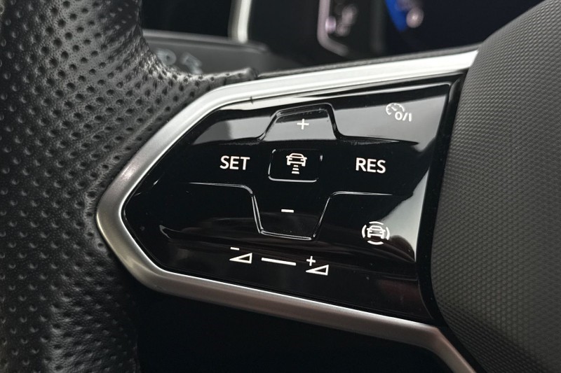 2023 (72) VOLKSWAGEN T-ROC 1.5 TSI R-Line 5dr 5118621