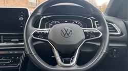 2023 (72) VOLKSWAGEN T-ROC 1.5 TSI R-Line 5dr 5118620