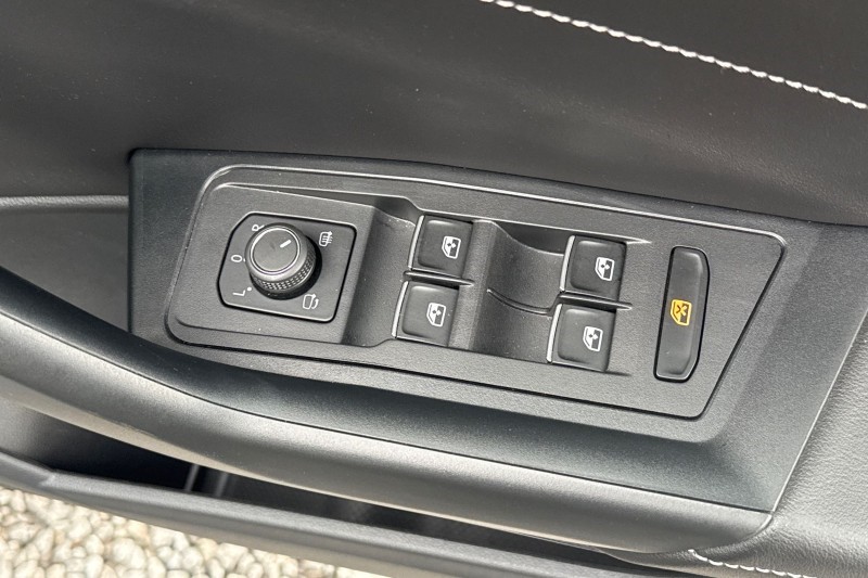 2023 (72) VOLKSWAGEN T-ROC 1.5 TSI R-Line 5dr 5118616