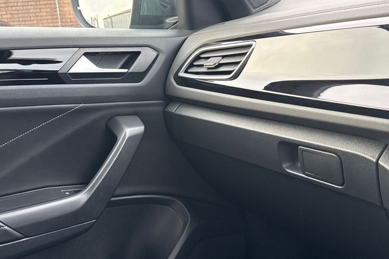 2023 (72) VOLKSWAGEN T-ROC 1.5 TSI R-Line 5dr 5118629