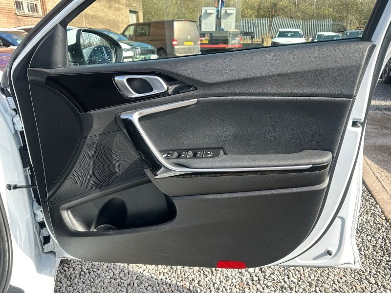 2023 (23) KIA CEED 1.5T GDi ISG 3 5dr 5227935