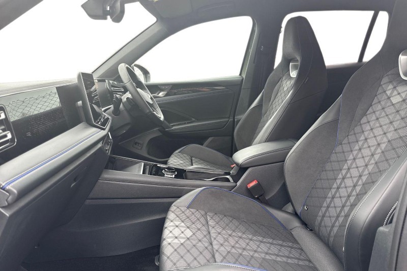 2025 (75) VOLKSWAGEN TIGUAN 1.5 TSI 272 eHybrid R-Line 5dr DSG 5161326