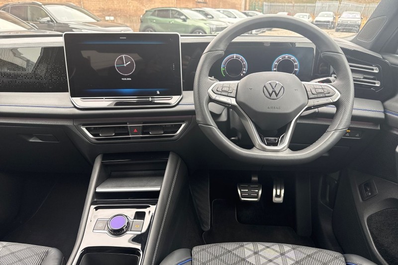 2025 (75) VOLKSWAGEN TIGUAN 1.5 TSI 272 eHybrid R-Line 5dr DSG 5161345
