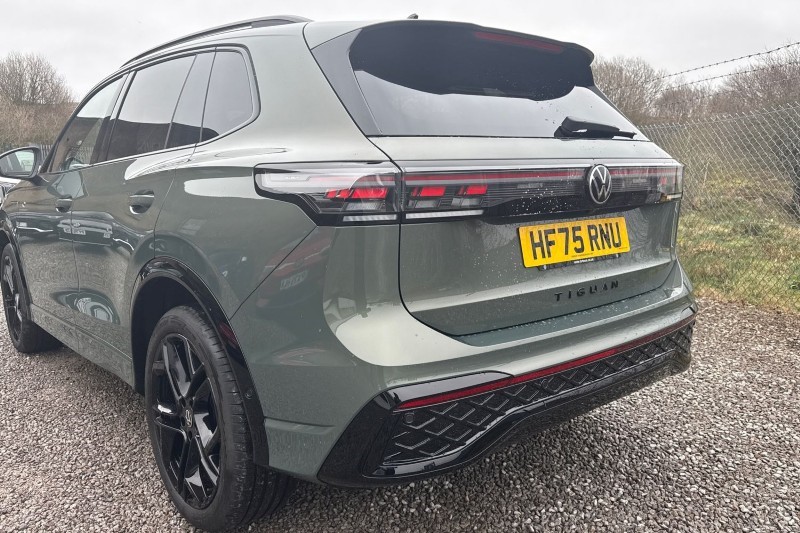 2025 (75) VOLKSWAGEN TIGUAN 1.5 TSI 272 eHybrid R-Line 5dr DSG 5161364
