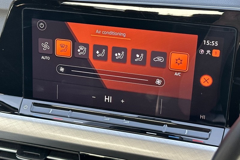 2022 (72) VOLKSWAGEN GOLF 2.0 TDI Life 5dr 5205012