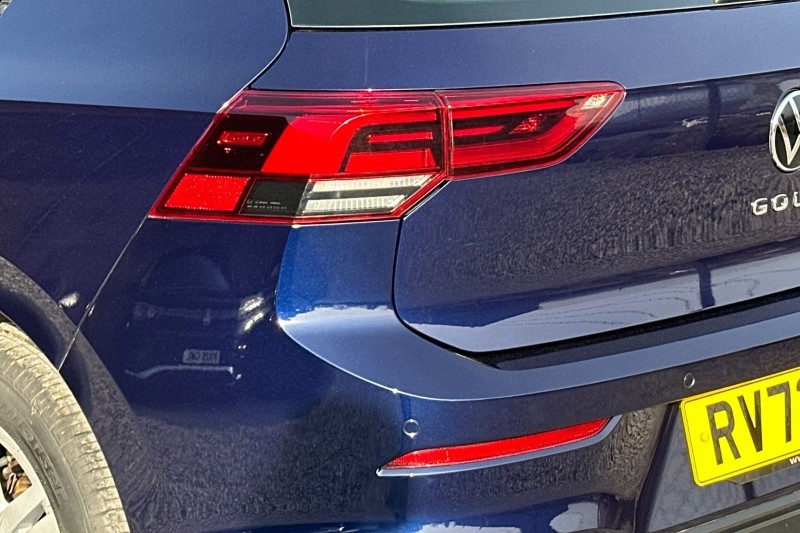 2022 (72) VOLKSWAGEN GOLF 2.0 TDI Life 5dr 5205020