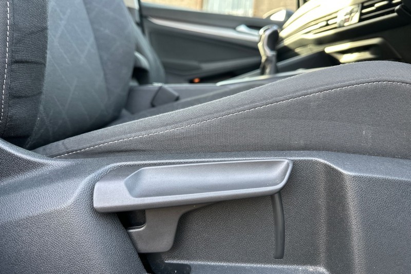 2022 (72) VOLKSWAGEN GOLF 2.0 TDI Life 5dr 5205001