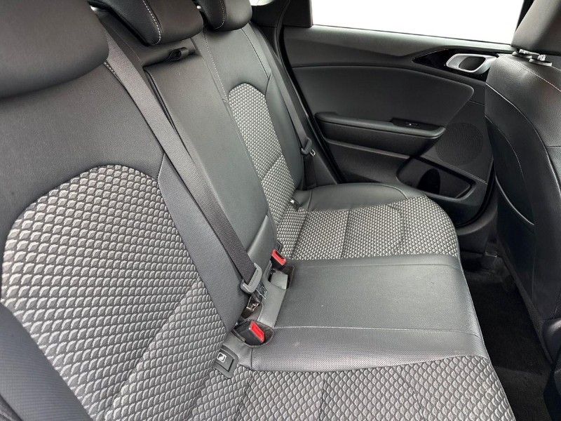 2023 (72) KIA CEED 1.5T GDi ISG 3 5dr DCT 5162824