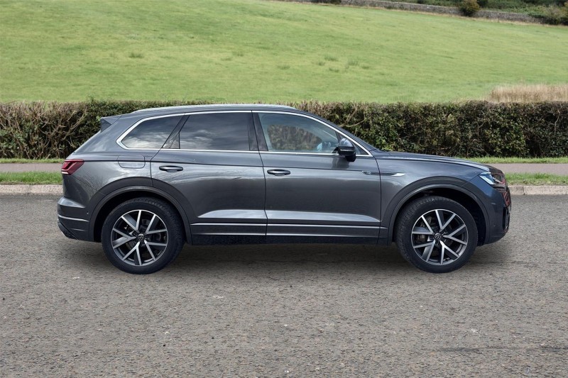 2023 (23) VOLKSWAGEN TOUAREG 3.0 V6 TDI 4Motion R-Line 5dr Tip Auto 5217024