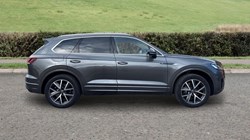 2023 (23) VOLKSWAGEN TOUAREG 3.0 V6 TDI 4Motion R-Line 5dr Tip Auto 5217024