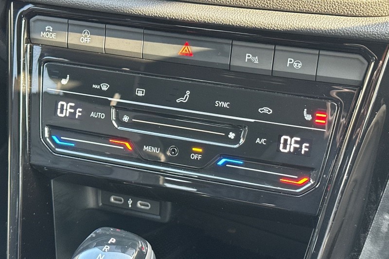 2025 (25) VOLKSWAGEN T-ROC 1.5 TSI R-Line 5dr DSG 5196707