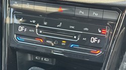 2025 (25) VOLKSWAGEN T-ROC 1.5 TSI R-Line 5dr DSG 5196707