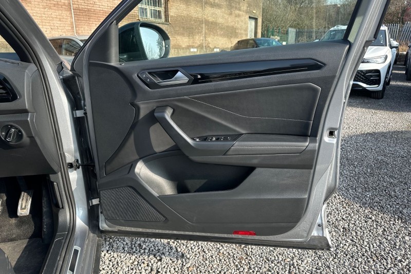 2025 (25) VOLKSWAGEN T-ROC 1.5 TSI R-Line 5dr DSG 5196692