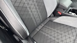 2021 (71) VOLKSWAGEN GOLF 2.0 TDI 150 R-Line 5dr DSG 5118272