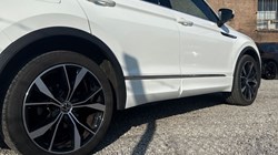 2022 (22) VOLKSWAGEN TIGUAN 2.0 TSI 4Motion R-Line 5dr DSG 5132948