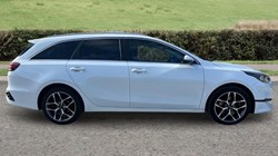 2024 (24) KIA CEED 1.5T GDi ISG 138 3 5dr 5189220