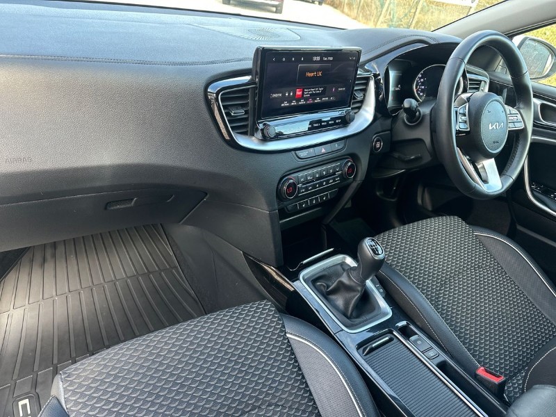 2024 (24) KIA CEED 1.5T GDi ISG 138 3 5dr 5189246