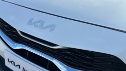 2024 (24) KIA CEED 1.5T GDi ISG 138 3 5dr 5189250