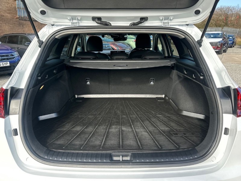 2024 (24) KIA CEED 1.5T GDi ISG 138 3 5dr 5189247