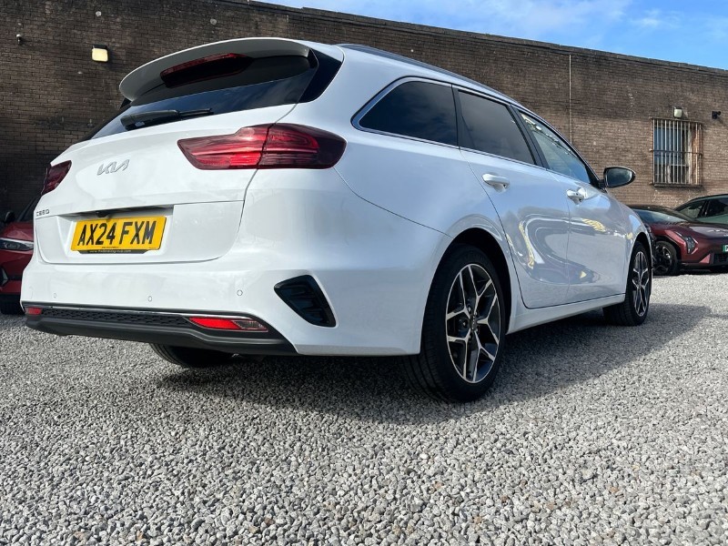 2024 (24) KIA CEED 1.5T GDi ISG 138 3 5dr 5189252