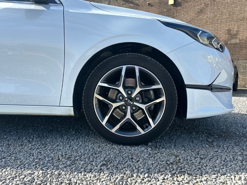 2024 (24) KIA CEED 1.5T GDi ISG 138 3 5dr 5189223